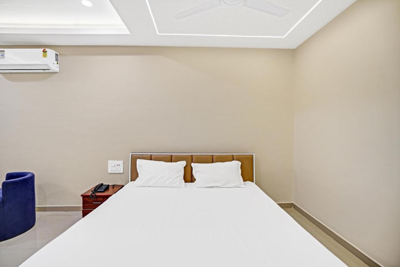 Collection O 83775 Hotel 4King Сурат Экстерьер фото